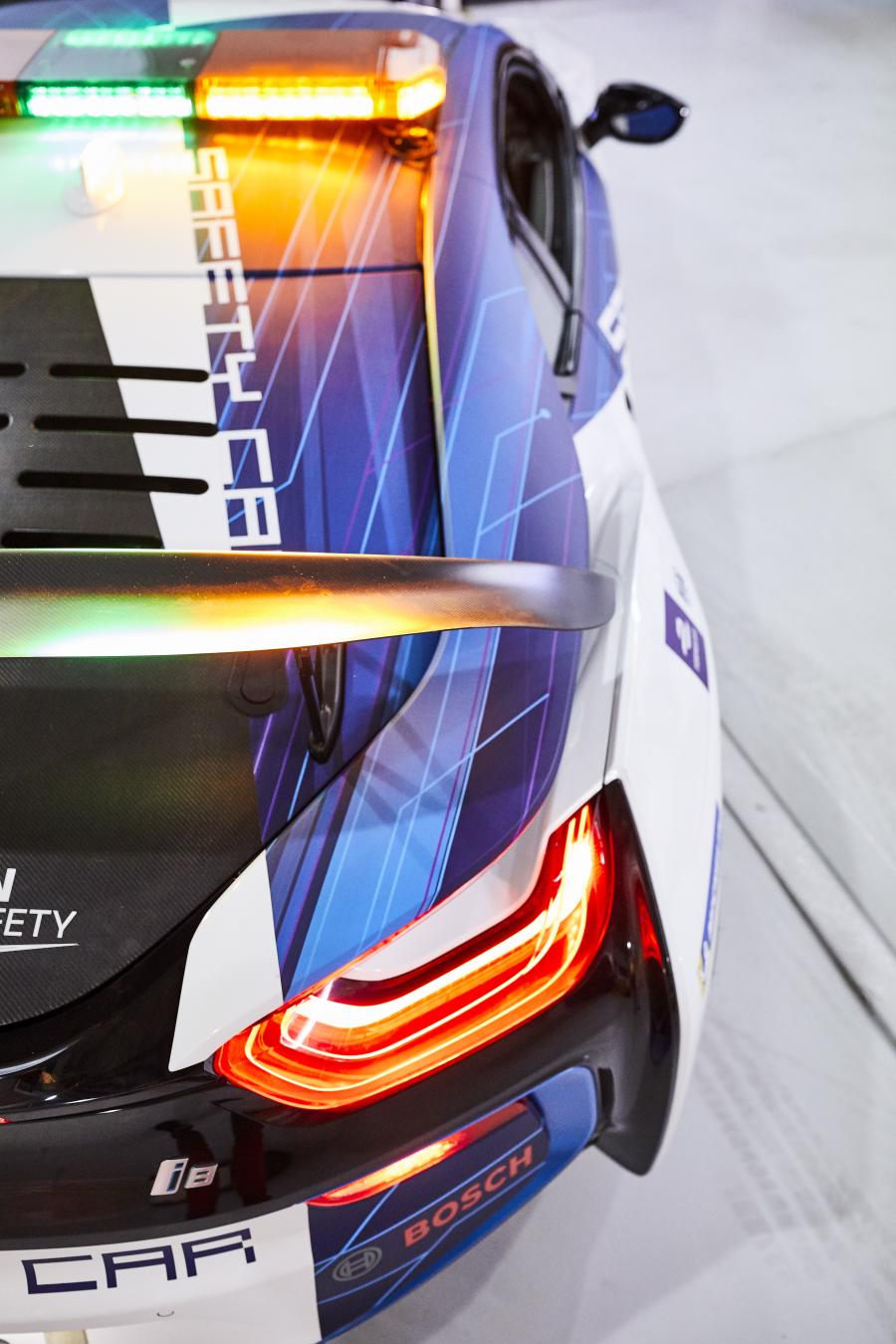 Детали экстерьера BMW i8 Formula E Safety Car 2019 года  (фото 8 из 17)